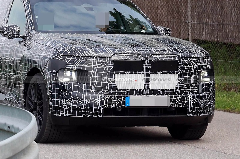 全新一代宝马X7测试谍照曝光-有望在2027年正式发布2