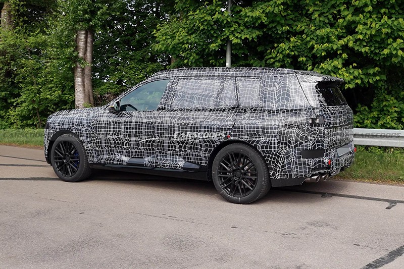 全新一代宝马X7测试谍照曝光-有望在2027年正式发布3